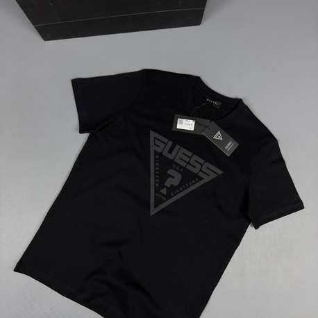 Guess T-shirt