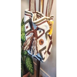 BROWN WAYUU