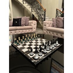 Elegant 44x44 cm Satranç Takımı – Zamak Döküm ve Çatlak Desenli Tasarım
