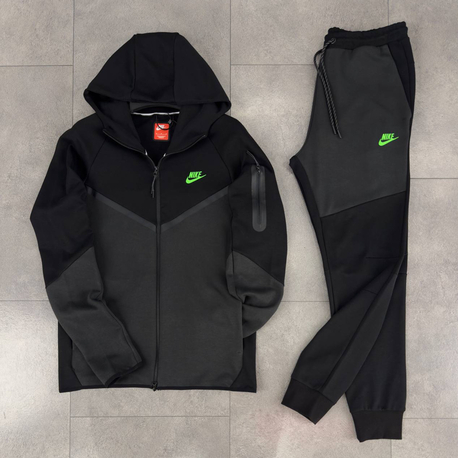 NİKE TECH FLEECE EŞOFMAN TAKIM