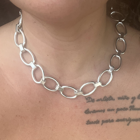 The chain gümüş rengi kolye