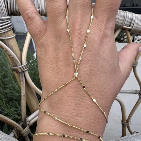 Sophisticated gold şahmeran