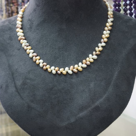 Soft Glam Pearl Necklace