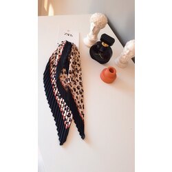 Zara Leopar Fular
