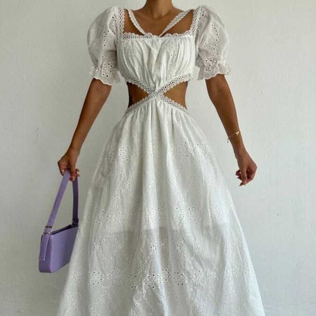 Brode Detaylı Cut-Out Maxi Elbise