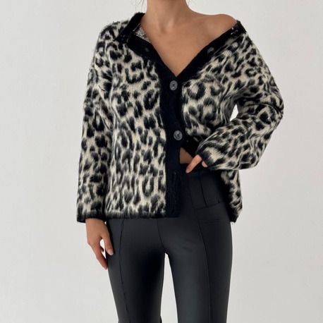Oversize Kesim Leopar Desenli Düğmeli Kazak/Hırka