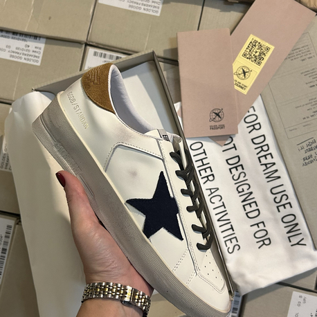 Golden Goose 119