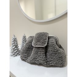 Kapak detaylı peluş çanta