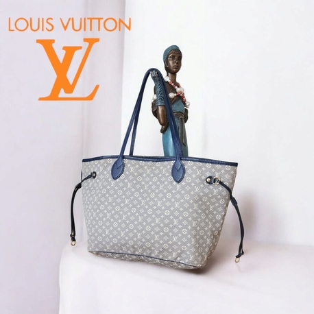 LOUİS VUİTTON Monogram Tote Bag