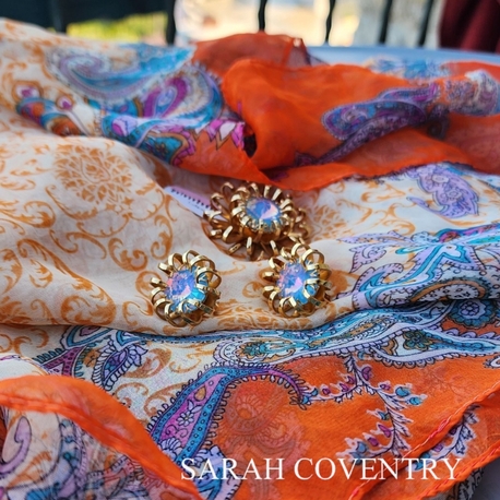 SARAH COVENTRY Gizemli Rivoli Mavi Broş ve Küpe