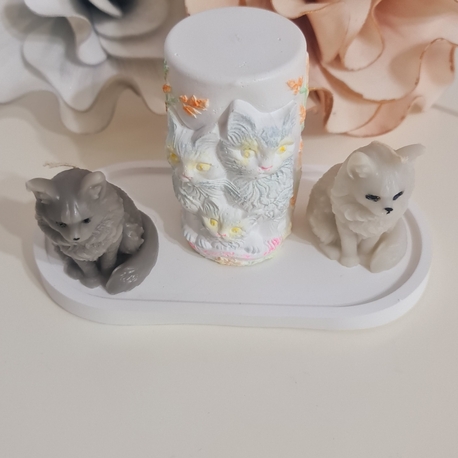 2 adet mum kedi,1 adet alçı tabak, 1 adet alçı kedi ailesi figür