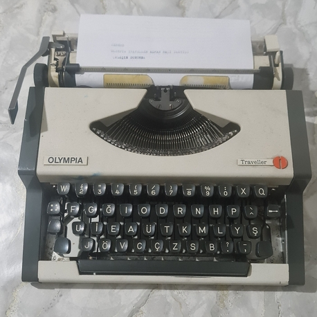 Nostaljik Olympia Traveller Alman malı daktilo