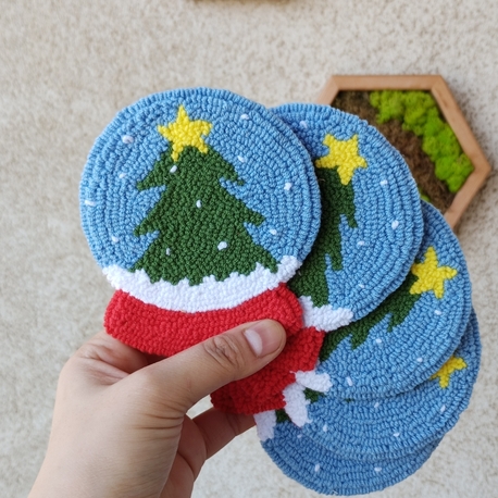 Punch Needle Christmas Coaster ✨