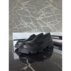 GIVENCHY