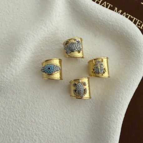Marka Model Vip 14K Plaka Ladybird Kıkırdak Küpe
