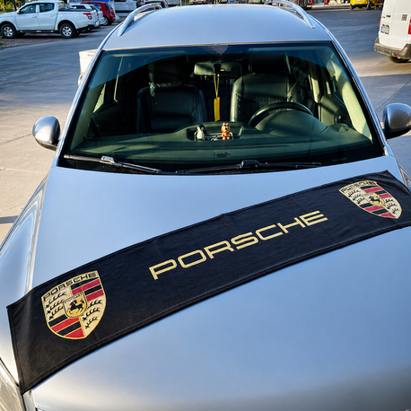 Siyah Porsche torpido havlusu
