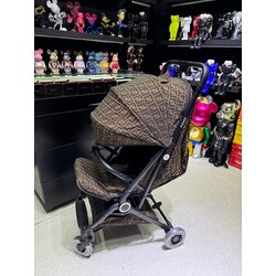 Fendi bebek arabası