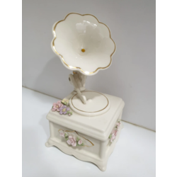 P027.392802 Capodimonte Çiçekli Porselen Gramofon Biblo müzik çalmaz, 19cm yükseklik (1 adet)