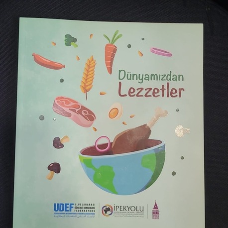 29883125 DÜNYAMIZDAN LEZZETLER DERLEME Yayın Yılı: 2020 Beslenme Diyet Sağlık