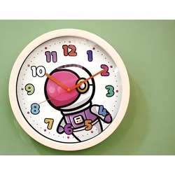 1CLC-SA1104RF Gift Point Duvar Saat Astronot PVC 33x33x4cm Pembe Rengarenk Rakamlı 1 Adet
