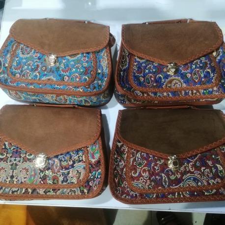 Desenli bayan çantası