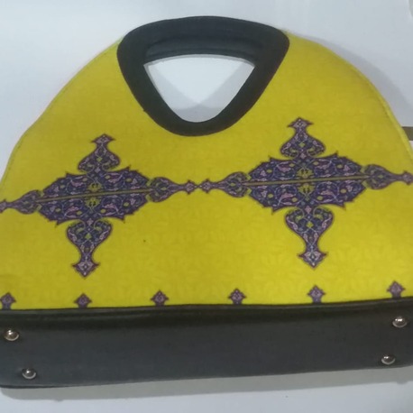 Sarı çanta