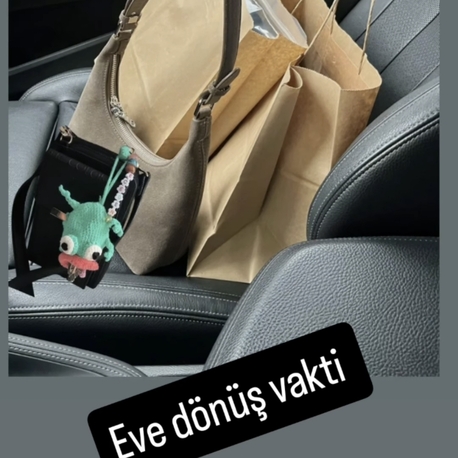 Anahtar yutan şaşkın kurbağa amigurumi anahtarlık 