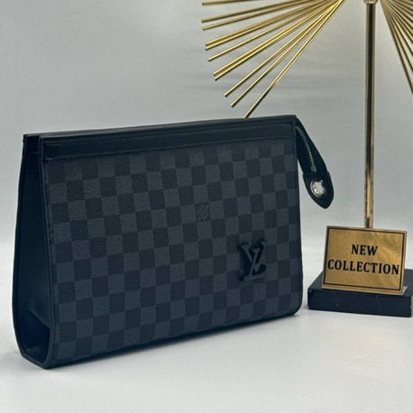 Louıs Vuıtton Clutch