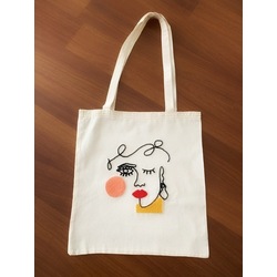 Kırmızılı Rujlu Kadın Punch İşlemeli Canvas Bez Çanta