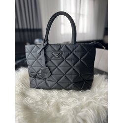 PRADA ÇANTA 
