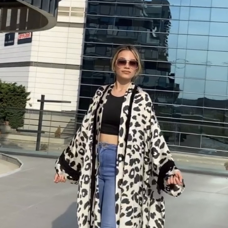adel kimono 