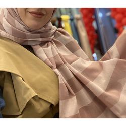 Pembe çizgili pamuklu şal