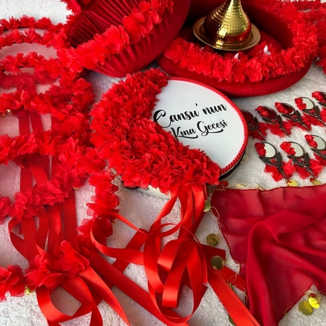 Exklusives rotes Henna-Set im Avantgarde-Stil | EW-292692