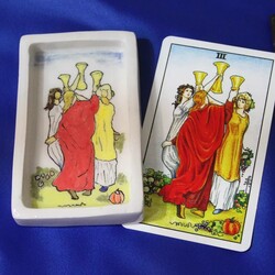 Tarot - Kupa Üçlüsü - Desenli Tabak