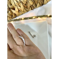 Kıkırdak detaylı küpe 
