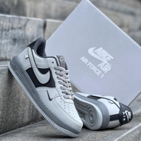Nike Dunk Low UV Reactive Photon Dust 