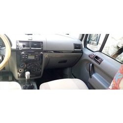 Ford Connect Parlak Siyah Konsol Maun Kaplama (Piano Black)