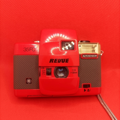 KIRMIZI RENKLİ REVUE 35 FC ANALOG FOTOĞRAF MAKİNESİ