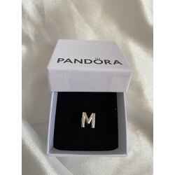 harf charm M