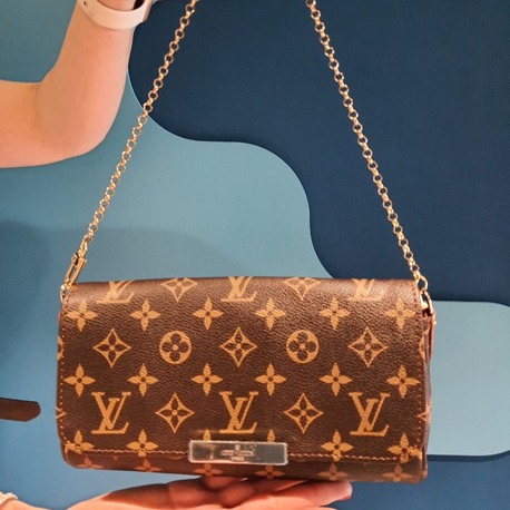 LOUIS VUITTON Mini çift askılı deri ve paslanmaz çelik askılı tasarım çanta