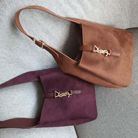 YVES SAINT LAURENT Süet Gold Aksesuarlı Toz Torbalı Çanta