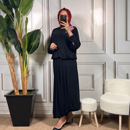 Selvi Çetin Paris Çiçekli Bluz ve Balon Etek