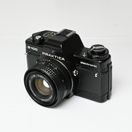 Praktica B100 Analog Fotoğraf Makinesi