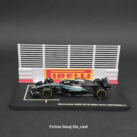 1:43 Kimi Antonelli 2025 Grid Diziliş Dioraması Pilotsuz Model