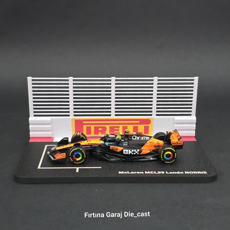 1:43 Lando Noris 2025 Dünya Şampiyonu Grid Diziliş Dioraması Pilotlu Model