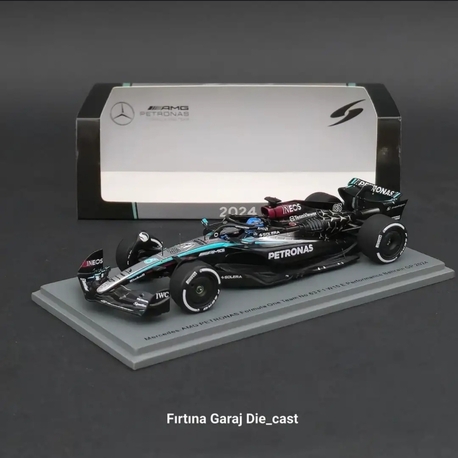 1:43 Spark Mercedes AMG W15 George Russell 2024