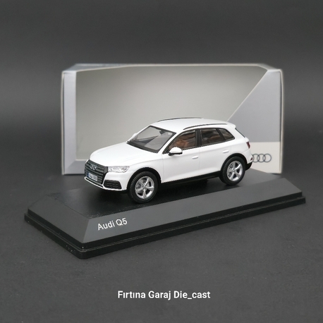 1:43 Audi Q5
