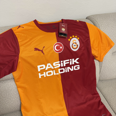 GALATASARAY YENİ SEZON PROFESYONEL FORMA