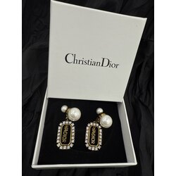 Dior küpe