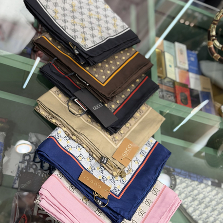 Gucci eşarp 